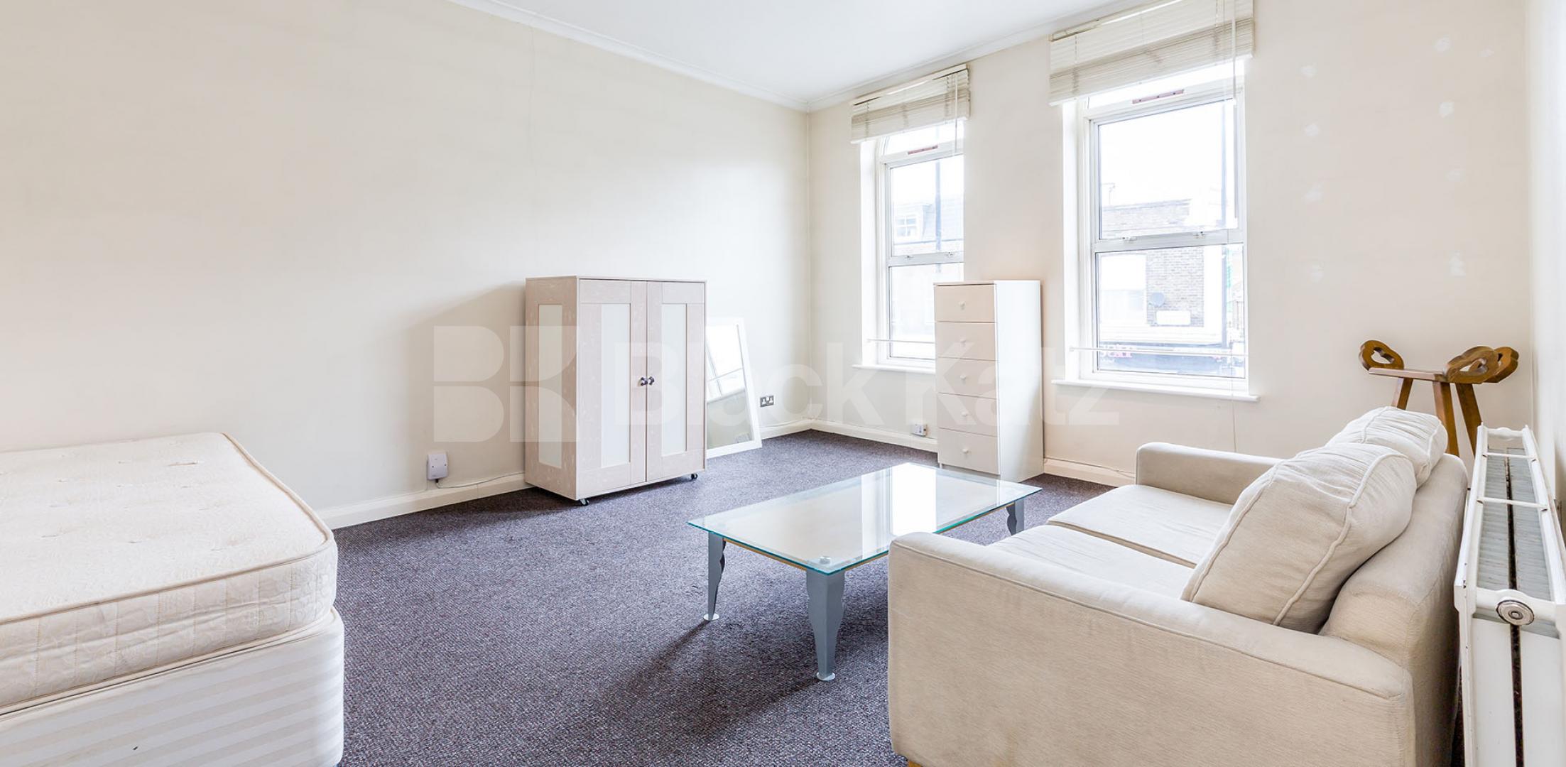 			2 Bedroom, 1 bath, 1 reception Flat			 Dalston Lane, DALSTON