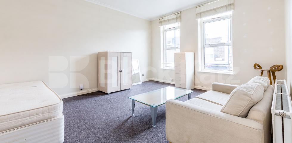 			2 Bedroom, 1 bath, 1 reception Flat			 Dalston Lane, DALSTON