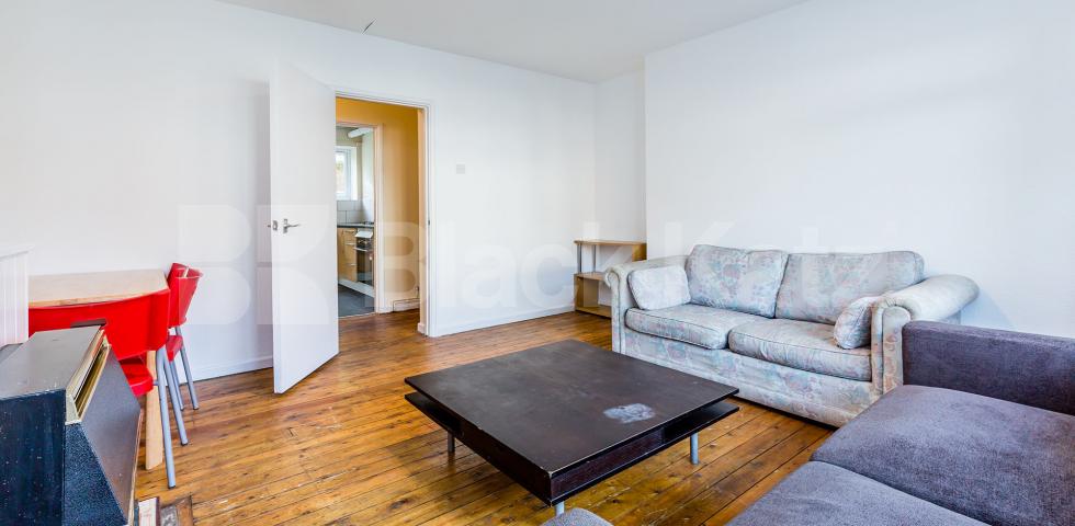 Fantastic spacious two double bed flat mins to shops and transport. Boyton Close, Crouch End