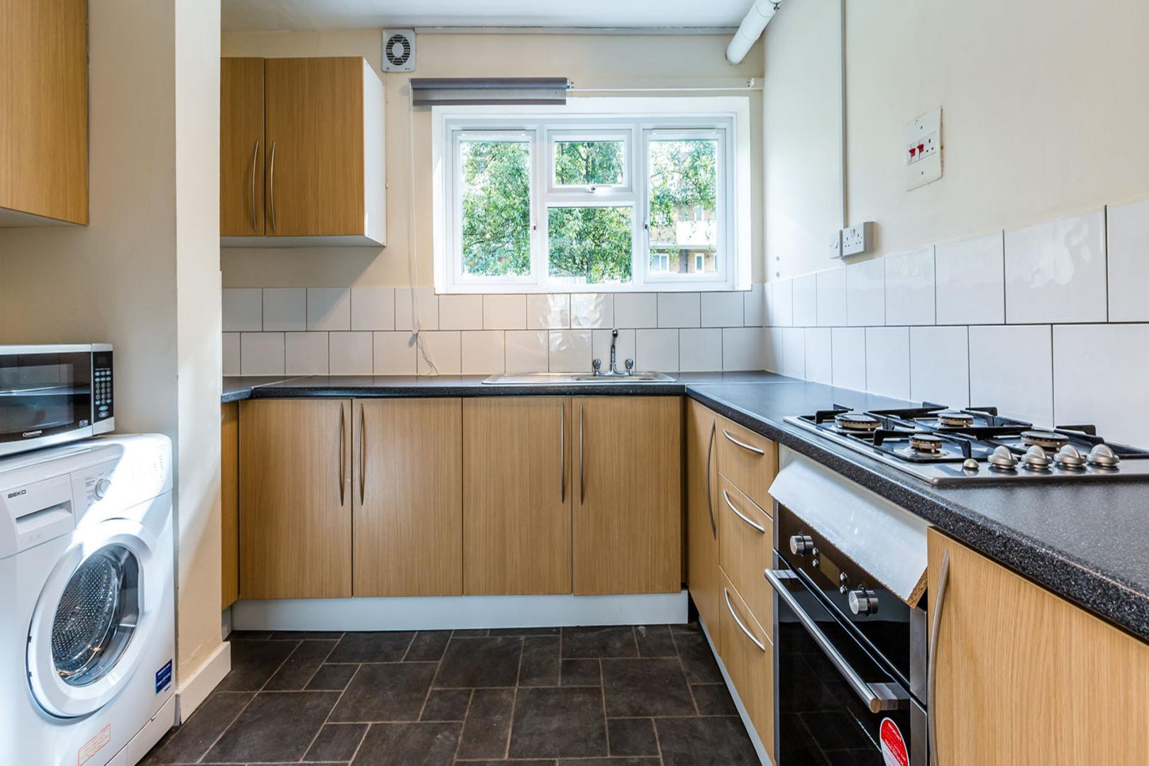 Spacious 3 bedroom property suited for 2 sharers or family Boyton Close, Crouch End