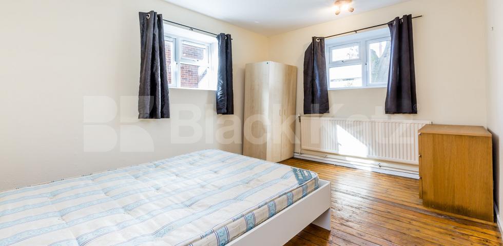 Fantastic spacious two double bed flat mins to shops and transport. Boyton Close, Crouch End