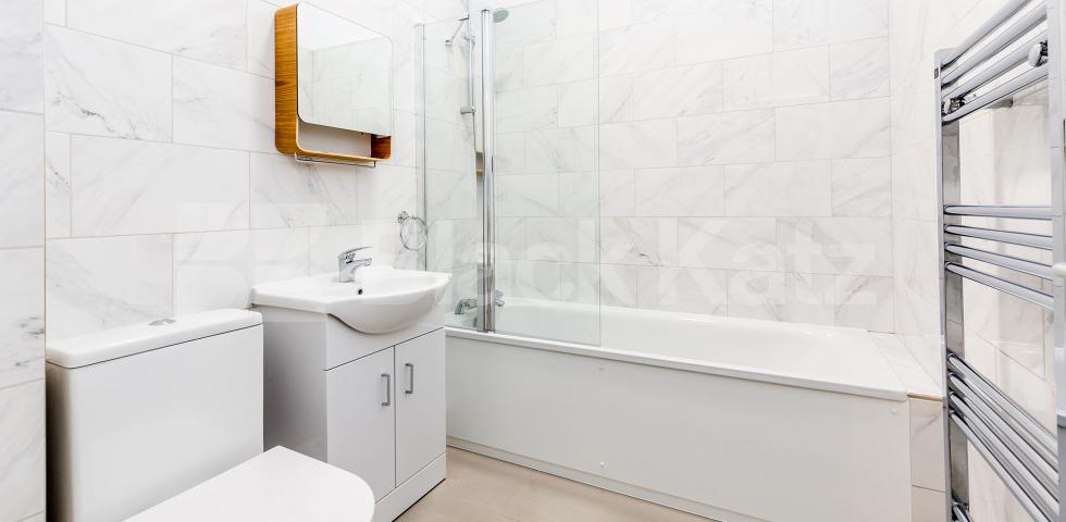 			4 DOUBLE BEDROOMS, 4 Bedroom, 1 bath, 1 reception Flat			 Tomlins Walk, HOLLOWAY