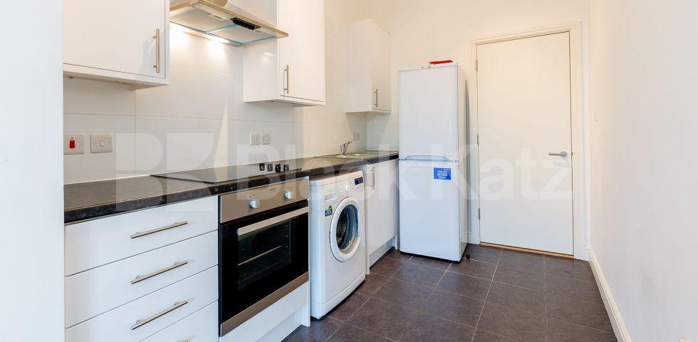 			NEWLY REFURBISHED!, 2 Bedroom, 1 bath, 1 reception Flat			 Hillmarton Road, CALEDONIAN ROAD