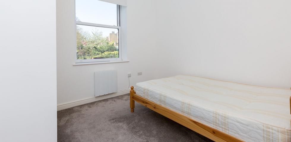 			LARGE 4 BED & LOUNGE, 4 Bedroom, 1 bath, 1 reception Apartment			 Annette Road, HOLLOWAY N7