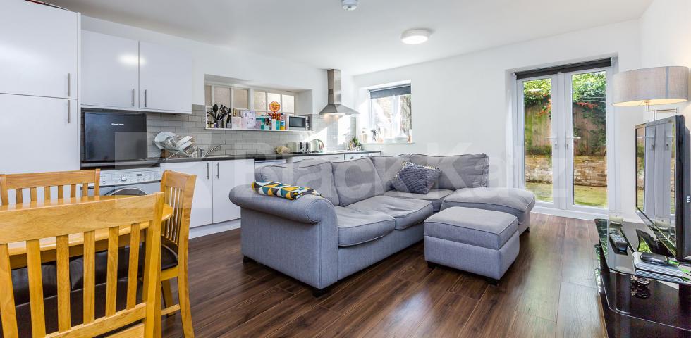 			FANSTASTIC NEW INSTRUCTION!, 1 Bedroom, 1 bath, 1 reception Ground Floor Flat			 Elder Avenue, Crouch End