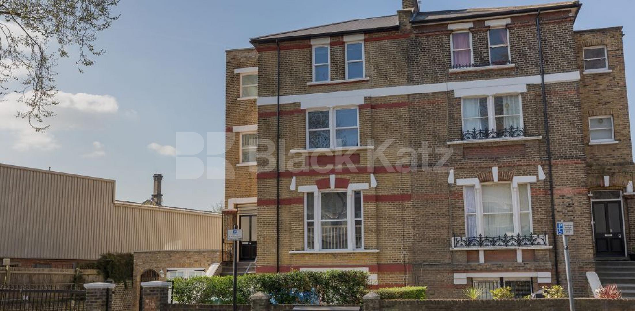 			NEWLY REFURBISHED!, 2 Bedroom, 1 bath, 1 reception Flat			 Hillmarton Road, CALEDONIAN ROAD