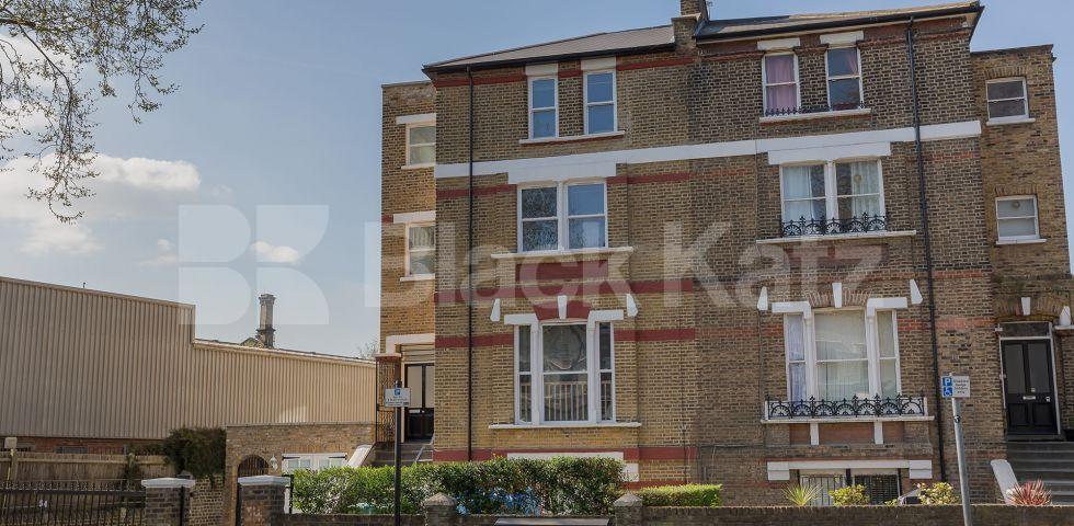 			NEWLY REFURBISHED!, 2 Bedroom, 1 bath, 1 reception Flat			 Hillmarton Road, CALEDONIAN ROAD