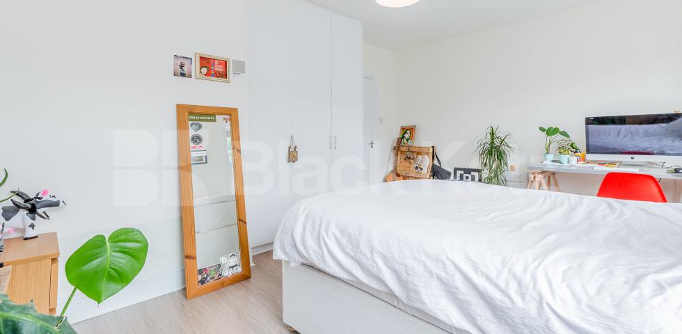 			NEW INSTRUCTION!, 1 Bedroom, 1 bath, 1 reception Apartment			 WHITE ROW E1, LIVERPOOL STREET-SPITALFIELDS-SHOREDITCH