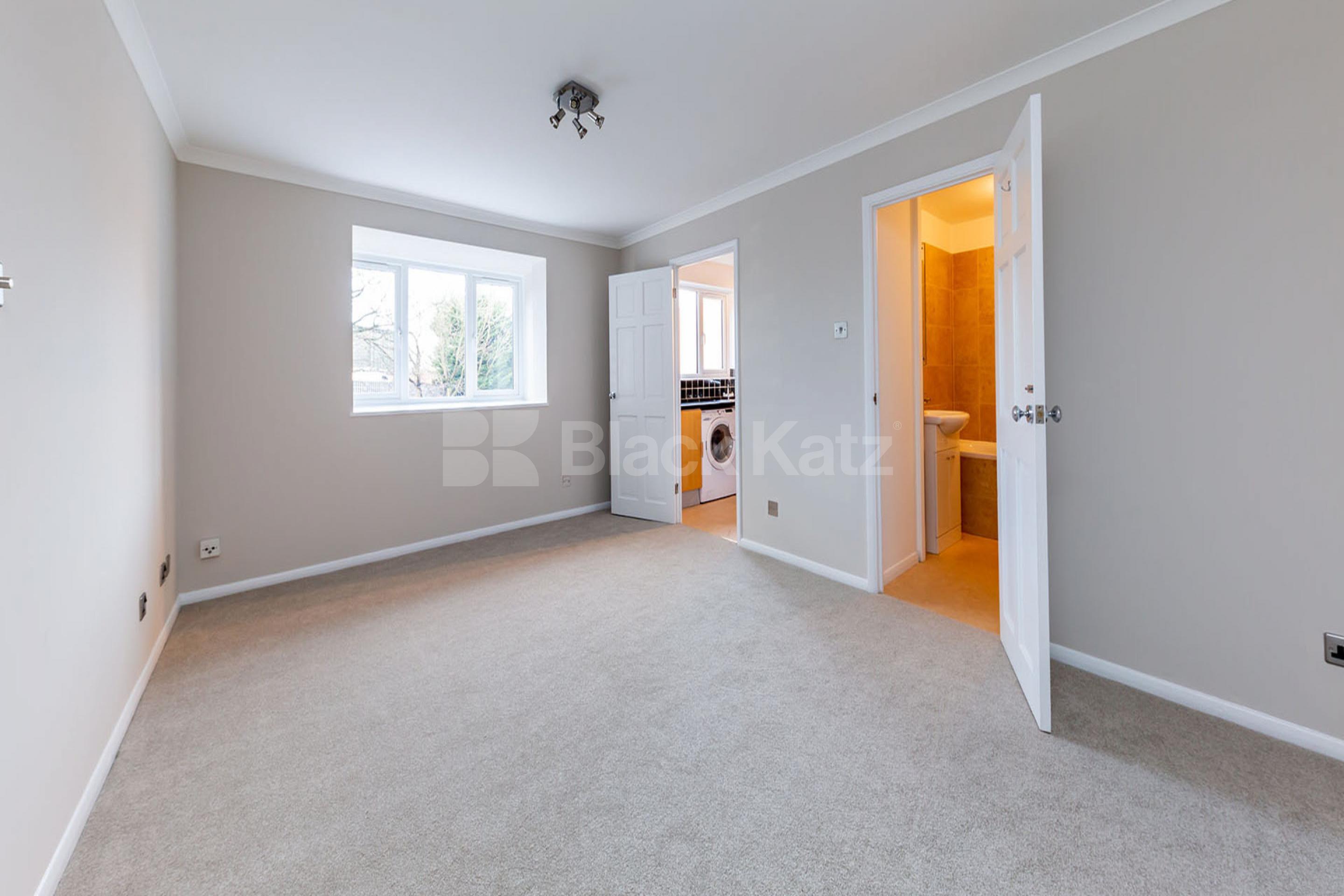 large self contained studio with separate kitchen  Cambridge Gardens, Muswell Hill N10