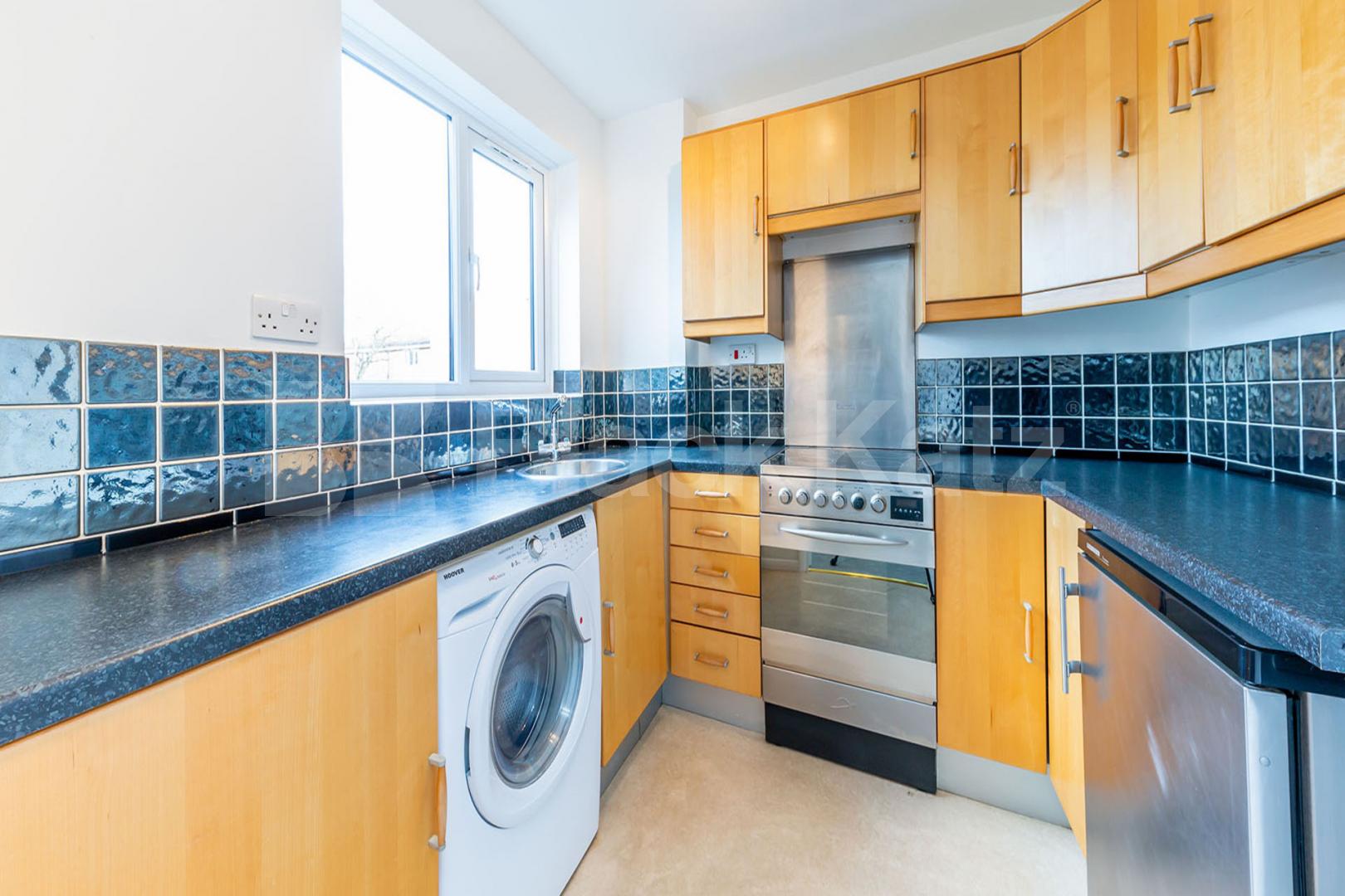 large self contained studio with separate kitchen  Cambridge Gardens, Muswell Hill