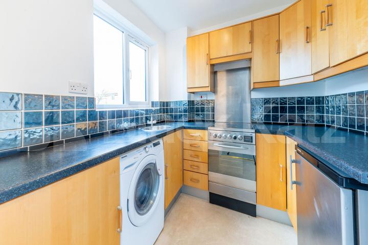 large self contained studio with separate kitchen  Cambridge Gardens, Muswell Hill