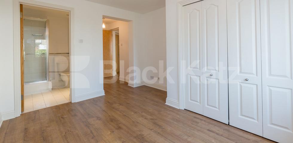 			4 Bedroom, 1 bath, 1 reception Apartment			 Morpeth Street , BETHNAL GREEN-SHOREDITCH 