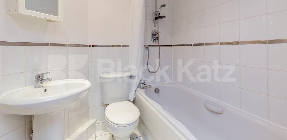 			New Instruction, 2 Bedroom, 1 bath, 1 reception Flat			 Tollington Way , HOLLOWAY