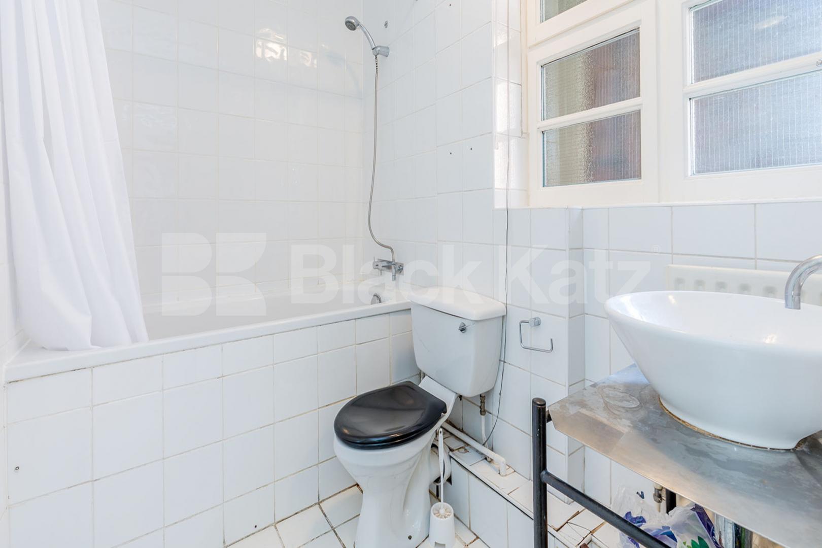 Located in a prime location in Bloomsbury close to all major universities  Cromer Street, Kings cross