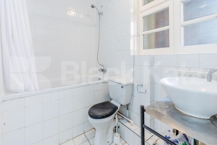 Located in a prime location in Bloomsbury close to all major universities  Cromer Street, Kings cross