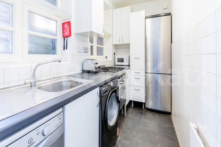 Located in a prime location in Bloomsbury close to all major universities  Cromer Street, Kings cross