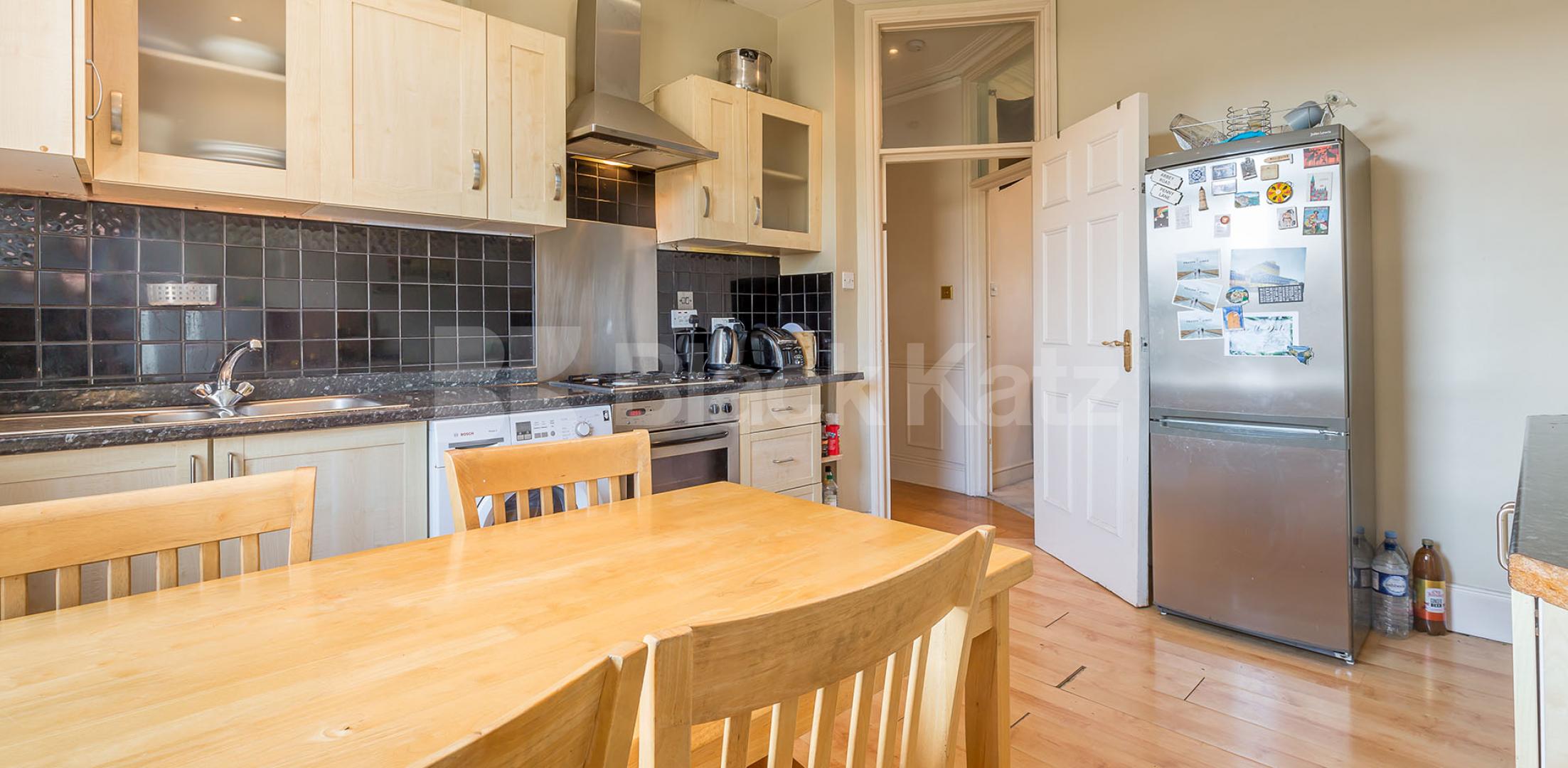 			STUNNING 3 BEDROOM BY HIGHBURY FIELDS, 3 Bedroom, 1 bath, 1 reception Flat			 Morgan Mansions, Morgan Road, HIGHBURY AND ISLINGTON-HOLLOWAY