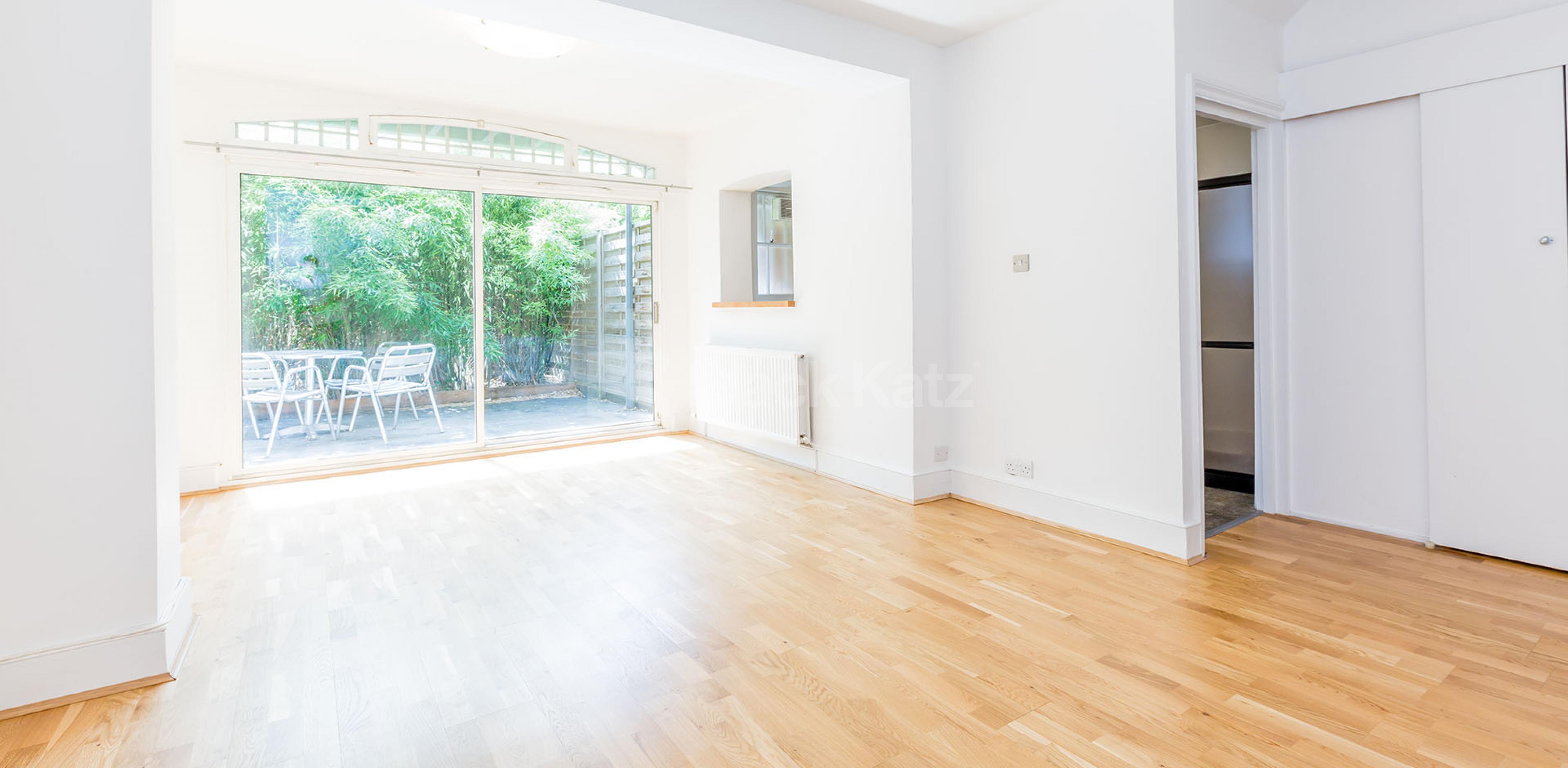 			GARDEN FLAT!, 1 Bedroom, 1 bath, 1 reception Flat			 Hartham Road, HILLMARTON CONSERVATION AREA N7