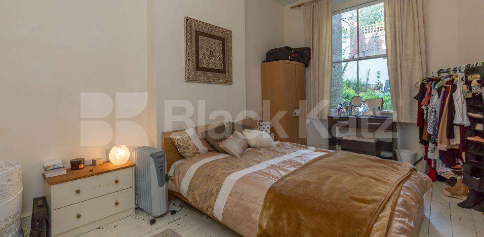 Large 4 bed set with a beautiful red brick mansion block Linden Mansions, Hornsey Lane, Highgate