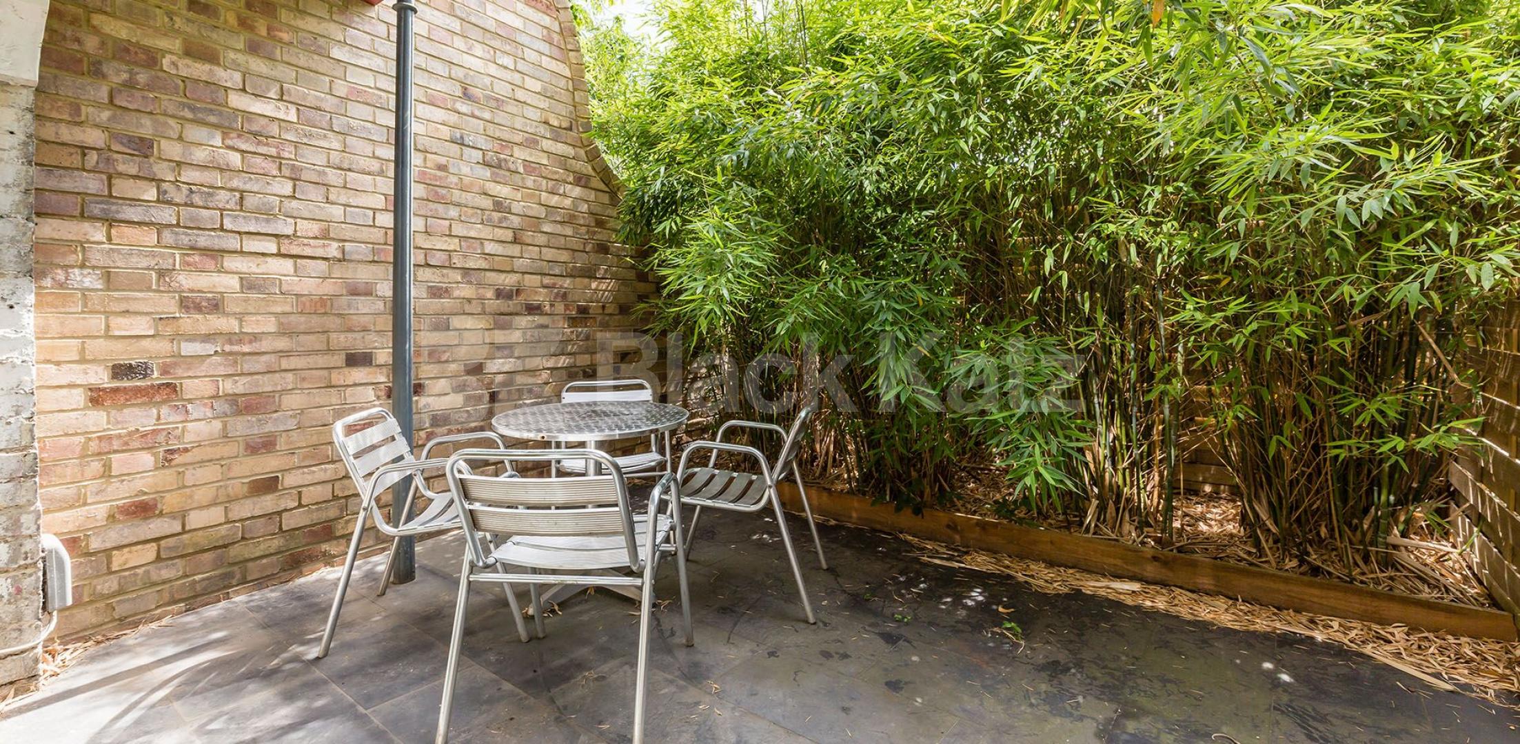 			GARDEN FLAT!, 1 Bedroom, 1 bath, 1 reception Flat			 Hartham Road, HILLMARTON CONSERVATION AREA