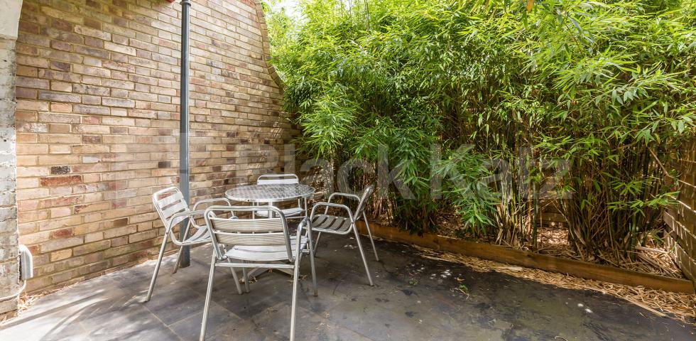 			GARDEN FLAT!, 1 Bedroom, 1 bath, 1 reception Flat			 Hartham Road, HILLMARTON CONSERVATION AREA