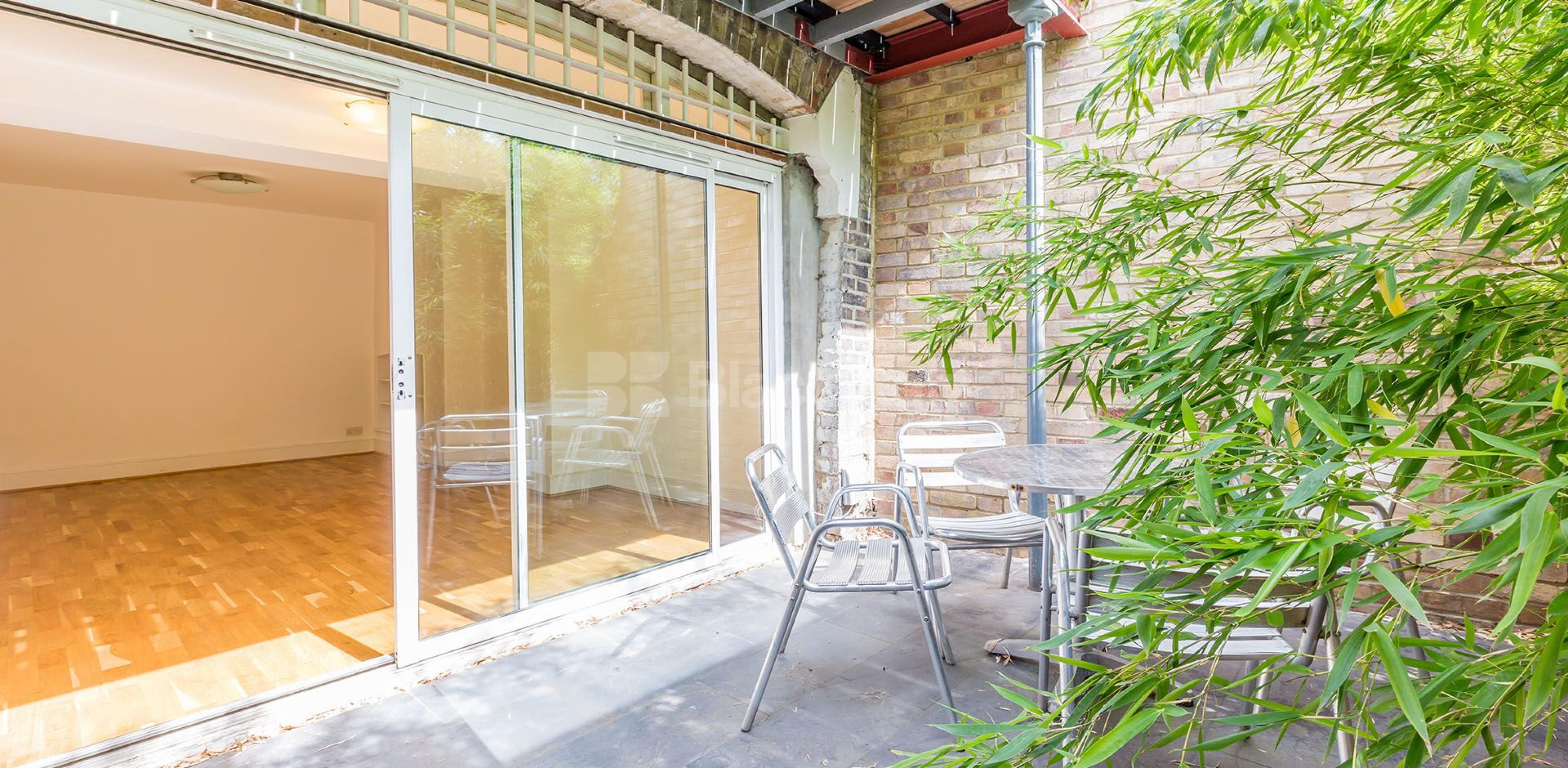 			GARDEN FLAT!, 1 Bedroom, 1 bath, 1 reception Flat			 Hartham Road, HILLMARTON CONSERVATION AREA N7