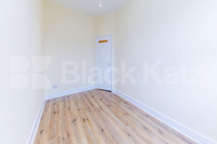Near to an array of amenities on Stroud Green Road and a short walk to a station Hanley Road, Finsbury Park