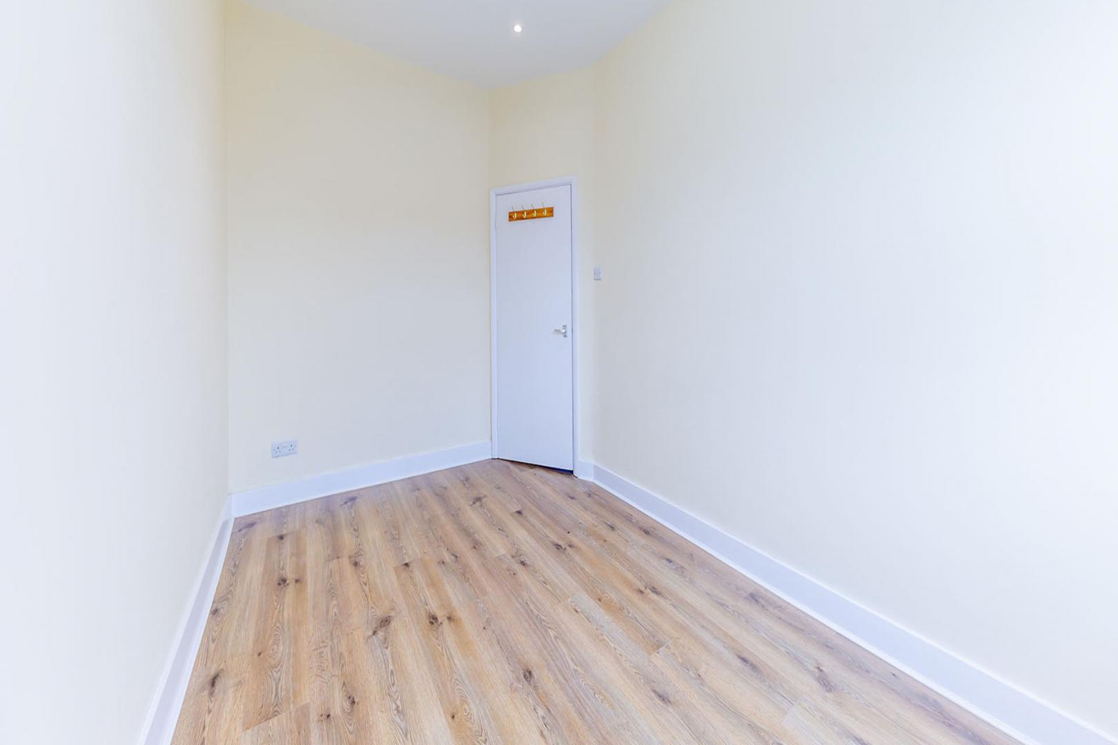 Near to an array of amenities on Stroud Green Road and a short walk to a station Hanley Road, Finsbury Park