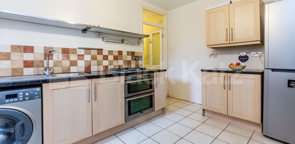 			Beautiful Garden Property !, 2 Bedroom, 1 bath, 1 reception Ground Floor Flat			 Barnard Hill, Muswell Hill