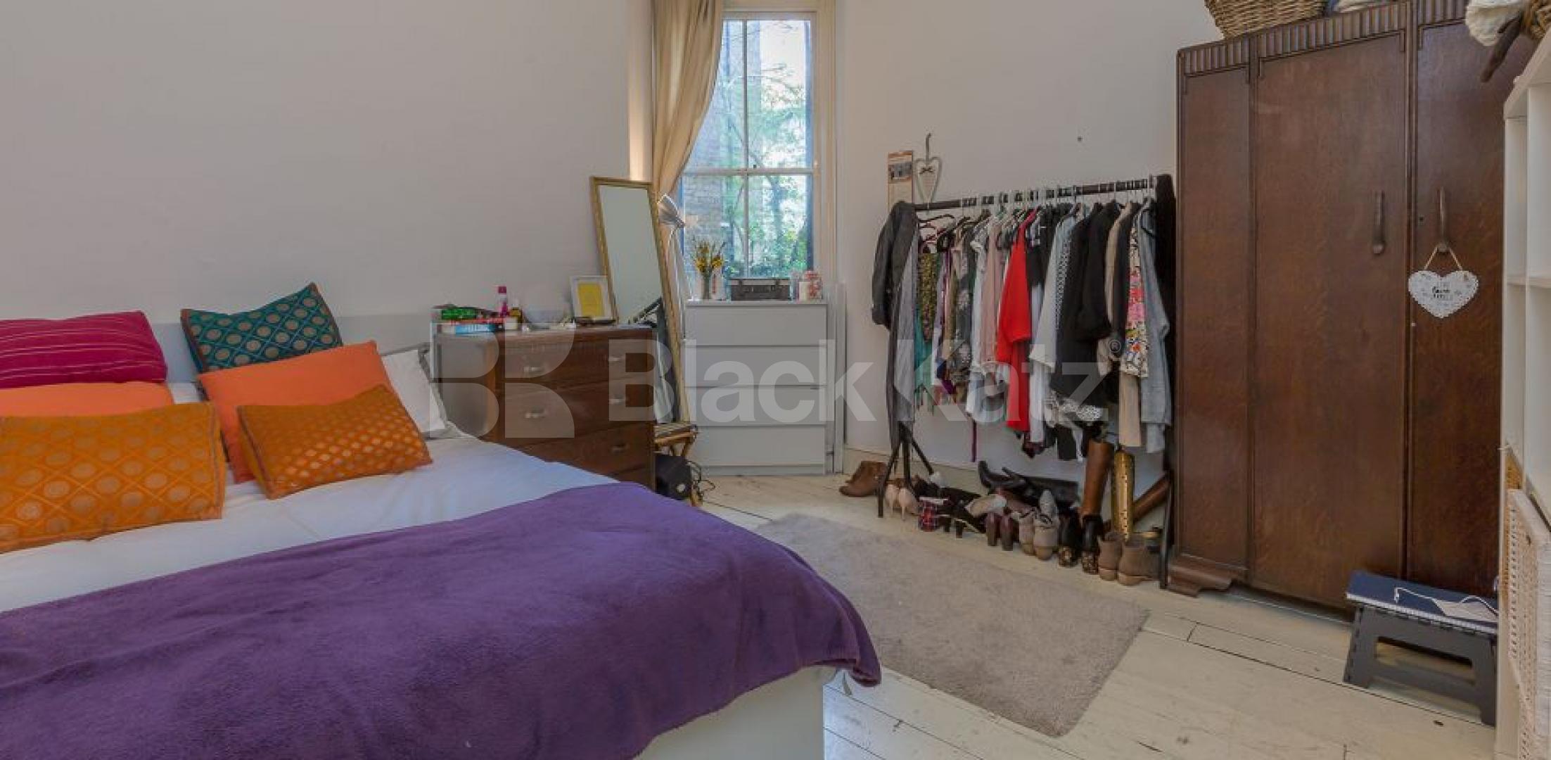 Large 4 bed set with a beautiful red brick mansion block Linden Mansions, Hornsey Lane, Highgate