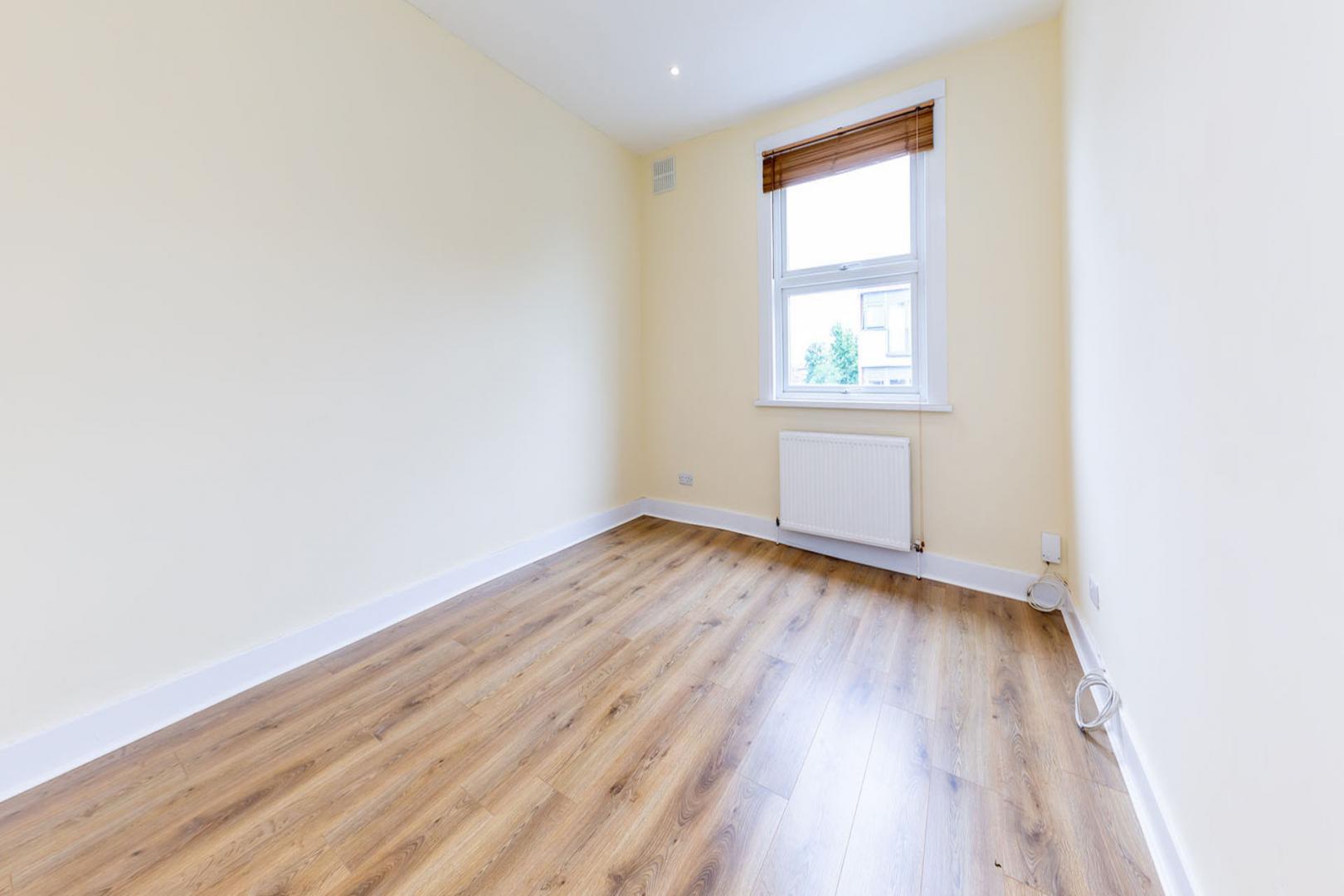 Near to an array of amenities on Stroud Green Road and a short walk to a station Hanley Road, Finsbury Park