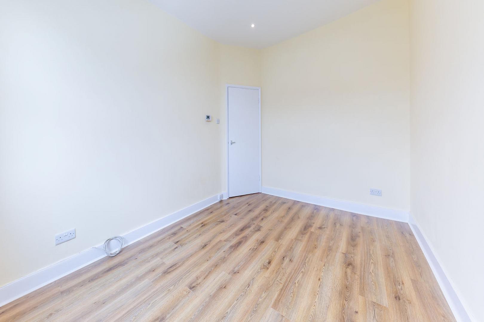 Near to an array of amenities on Stroud Green Road and a short walk to a station Hanley Road, Finsbury Park