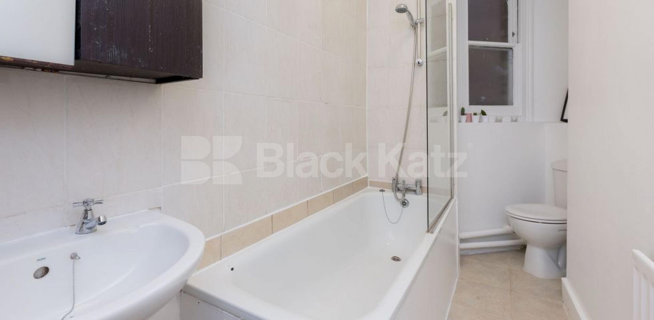 Large 4 bed set with a beautiful red brick mansion block Linden Mansions, Hornsey Lane, Highgate