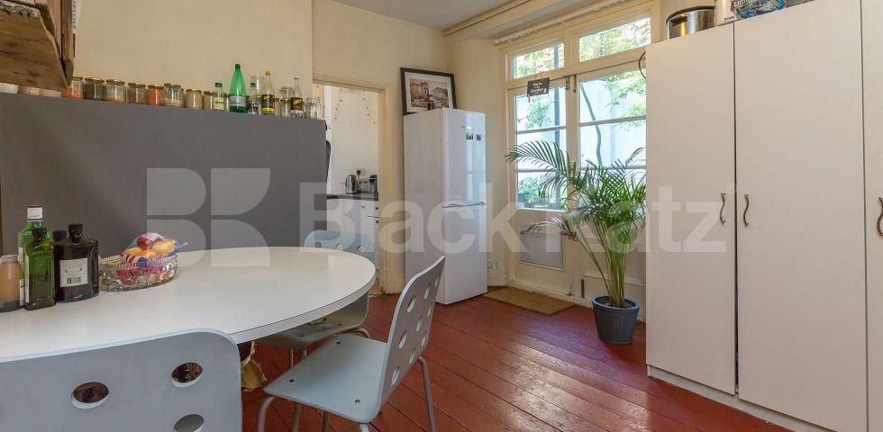 Large 4 bed set with a beautiful red brick mansion block Linden Mansions, Hornsey Lane, Highgate