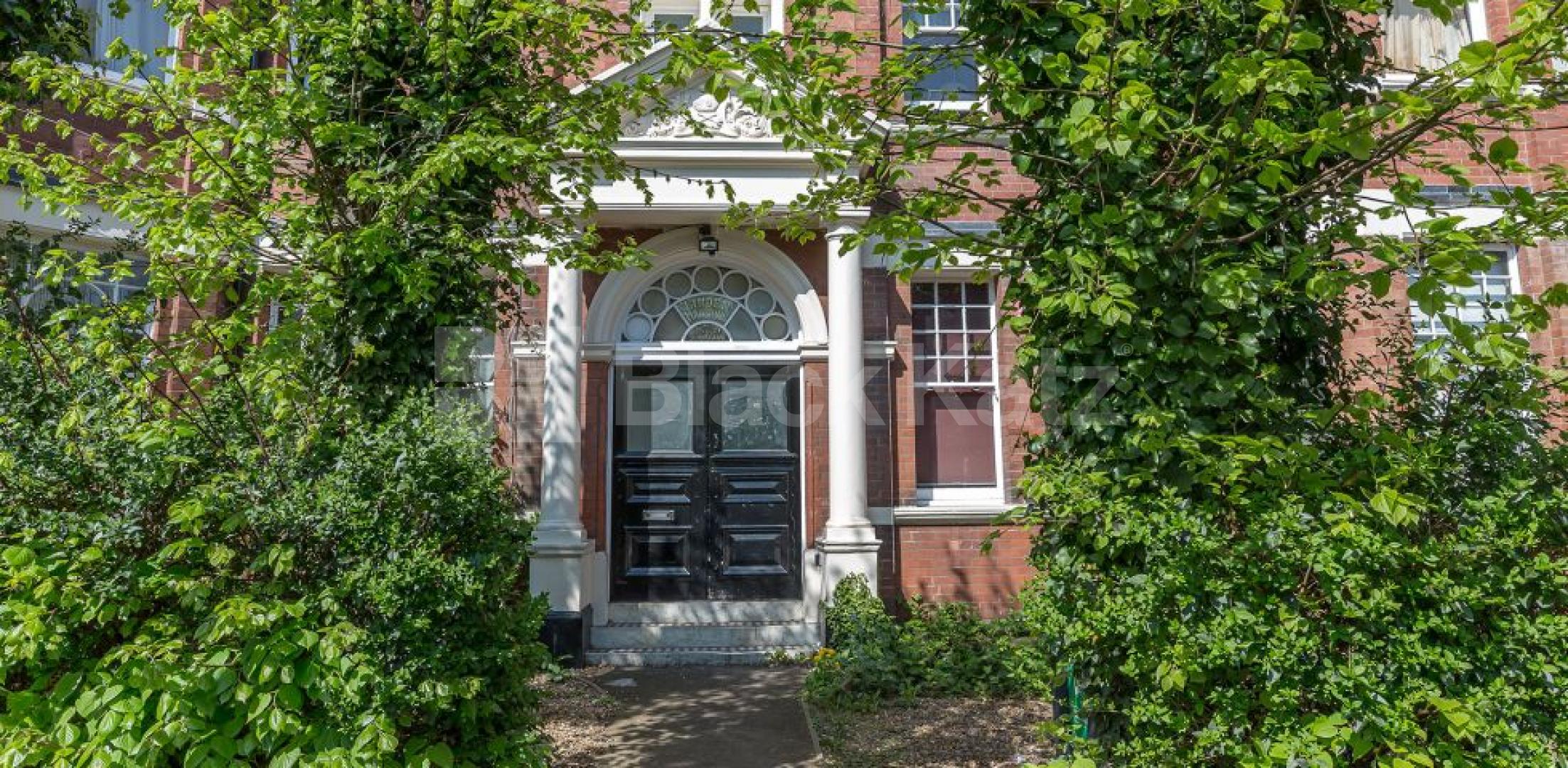 Large 4 bed set with a beautiful red brick mansion block Linden Mansions, Hornsey Lane, Highgate