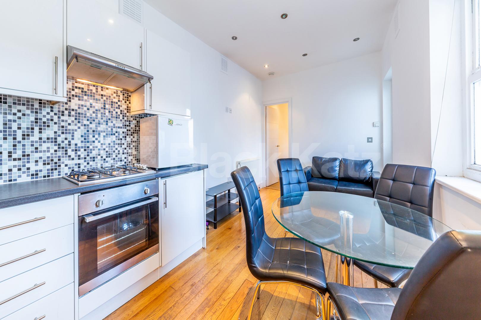 2 bedroom property in the hustle bustle of Chapel Market and Upper Street Chapel Market, ANGEL