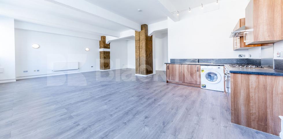 Large Live work studio located within a warehouse conversion in Haggerston Ability View - Kingsland Road, Haggerston
