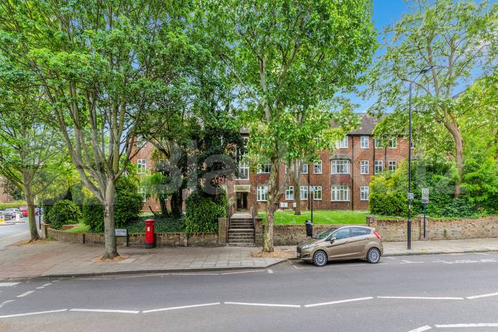 located within a well maintained mansion block a short walk to Tufnell Park Carleton Road , Tufnell Park 