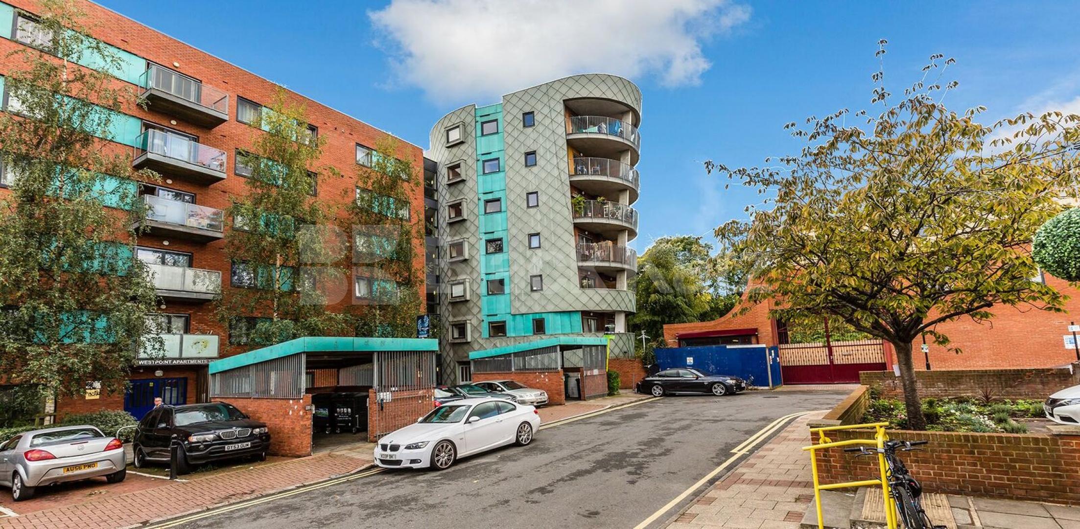 			NEW INSTRUCTION!, 2 Bedroom, 1 bath, 1 reception Apartment			 Clarendon Road , Turnpike lane