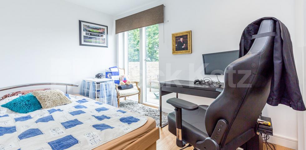 			2 BED / 2 BATH IN RUSSELL SQUARE , 2 Bedroom, 2 bath, 1 reception Flat			 WESTKING PLACE WC1, RUSSELL SQUARE
