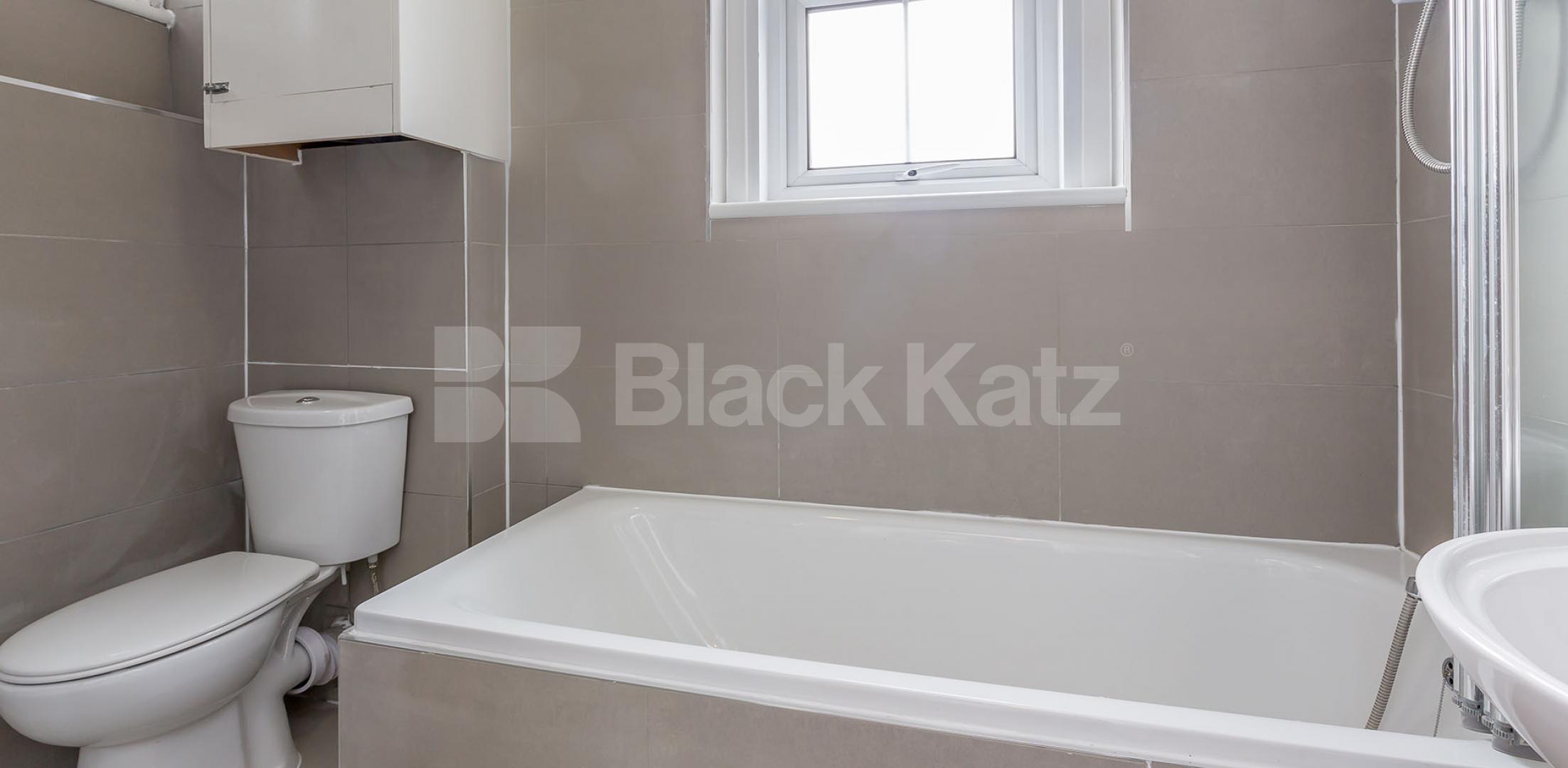 			1 Bedroom, 1 bath, 1 reception Flat			 TEMPLE DWELLINGS-TEMPLE STREET, BETHNAL GREEN-HACKNEY-LONDON FIELDS