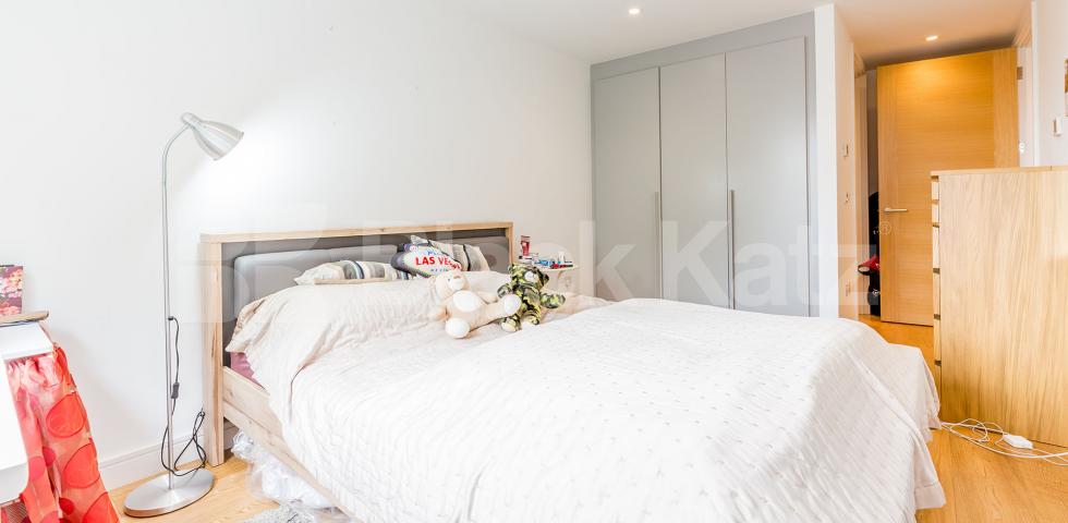 			2 BED / 2 BATH IN RUSSELL SQUARE , 2 Bedroom, 2 bath, 1 reception Flat			 WESTKING PLACE WC1, RUSSELL SQUARE