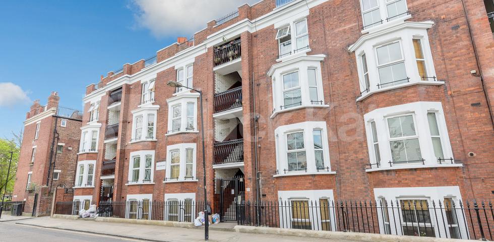 Located in the heart of Bethnal Green with an abundance of amenities  Temple Dwellings - Temple Street, Bethnal Green 