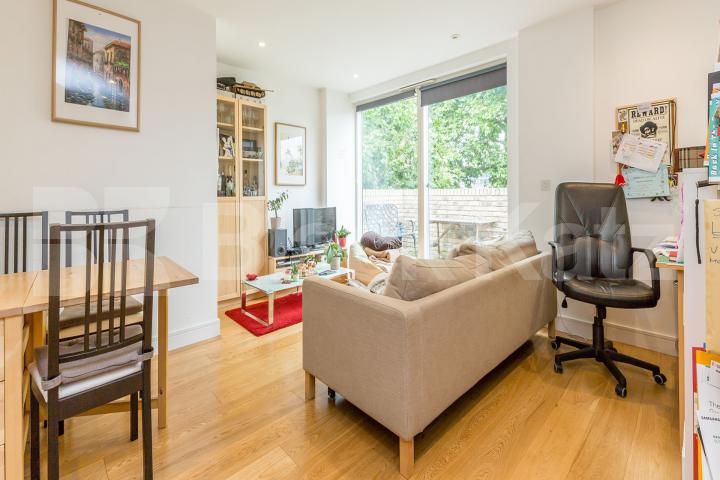 Gorgeous 3 bedroom 2 bathrooms in Bloomsbury   Westking Place, Bloomsbury