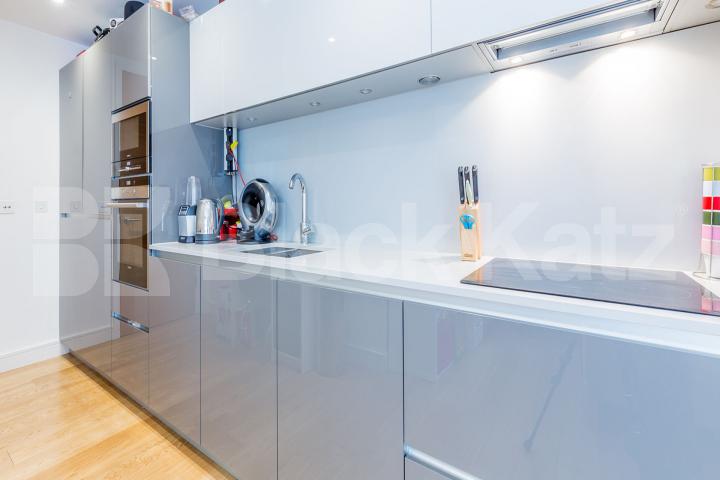 Gorgeous 3 bedroom 2 bathrooms in Bloomsbury   Westking Place, Bloomsbury