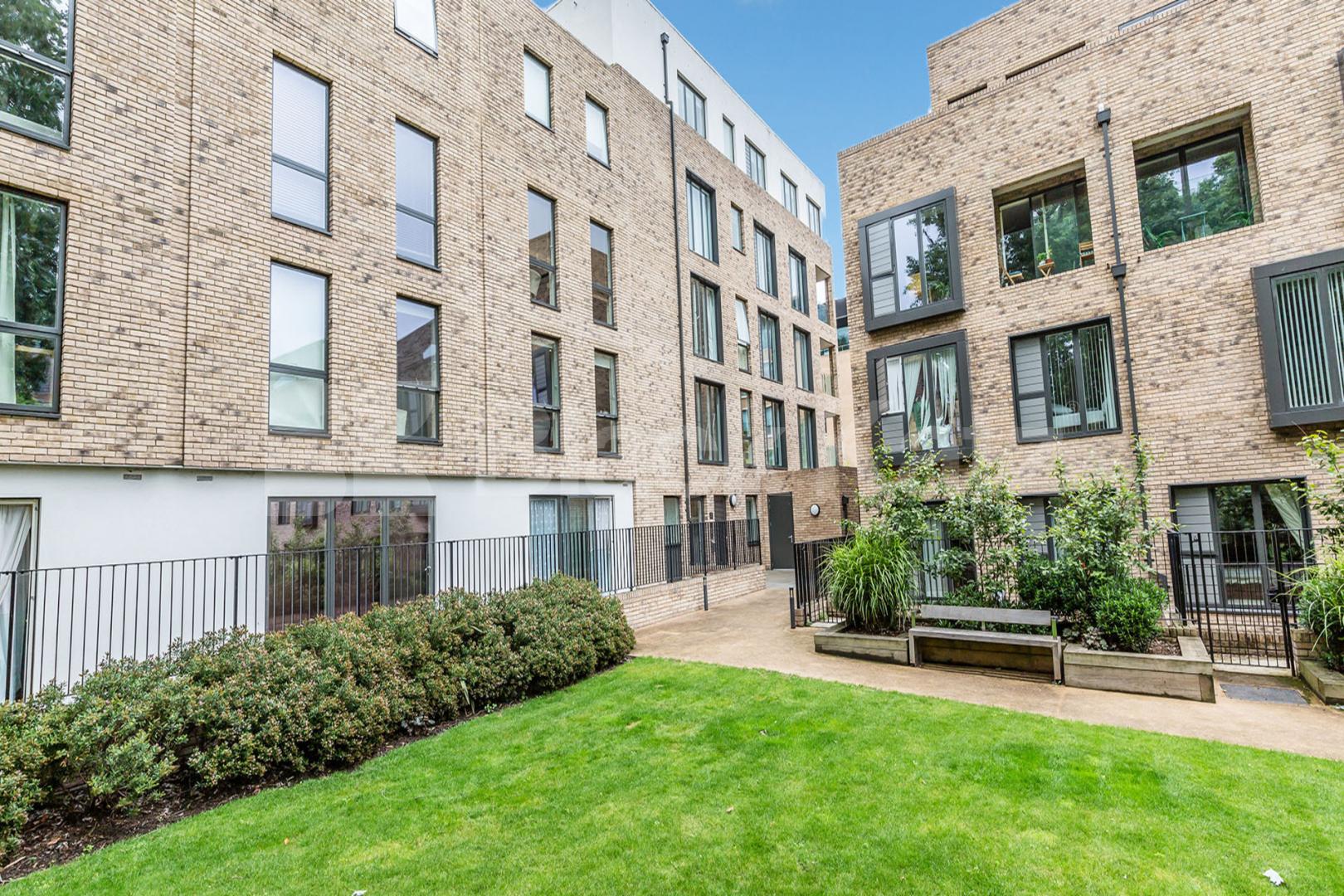 Gorgeous 3 bedroom 2 bathrooms in Bloomsbury   Westking Place, Bloomsbury