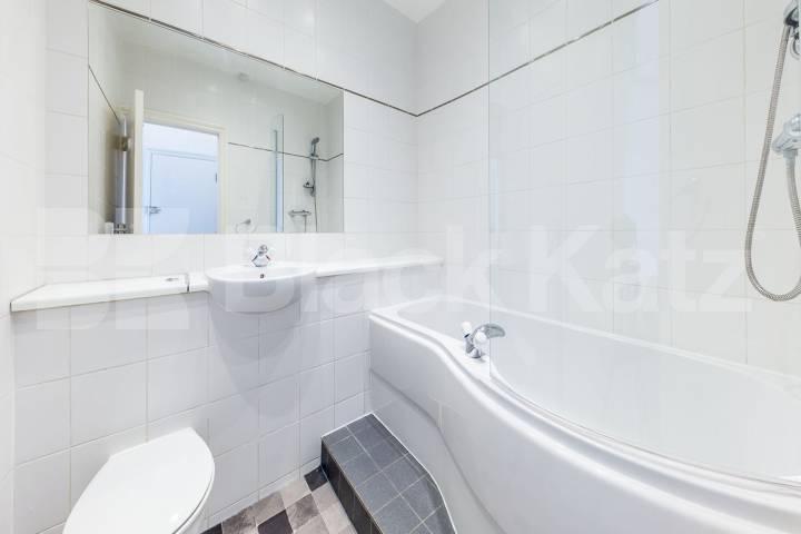 Bright 1 bedroom property located on Tufnell Park Road Minutes to the station Tufnell Park Road, Tufnell Park 