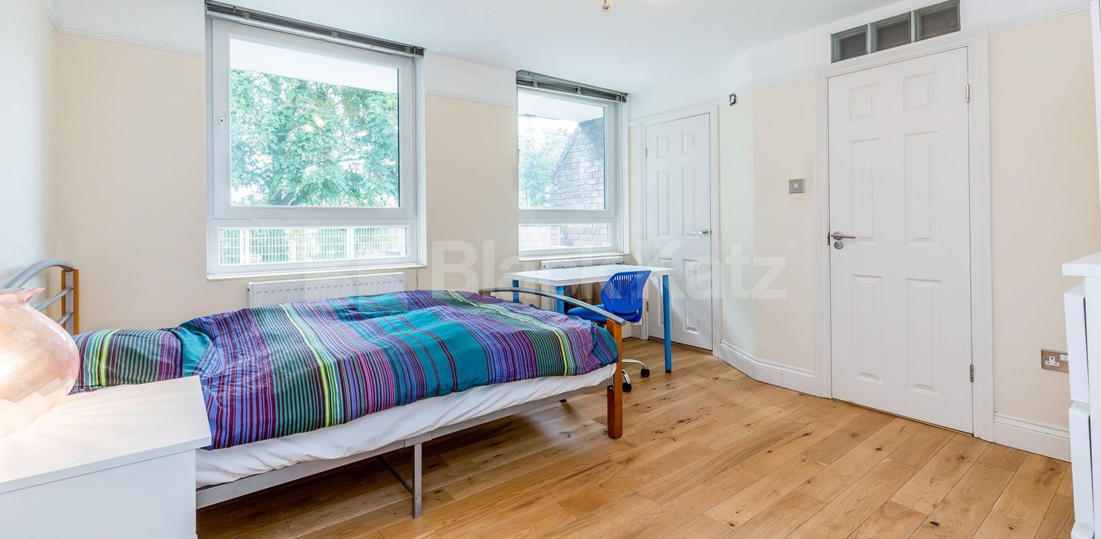 Modern three bed with big lounge wood floors and a modern kitchen & bathroom Kingsdown Road, Archway
