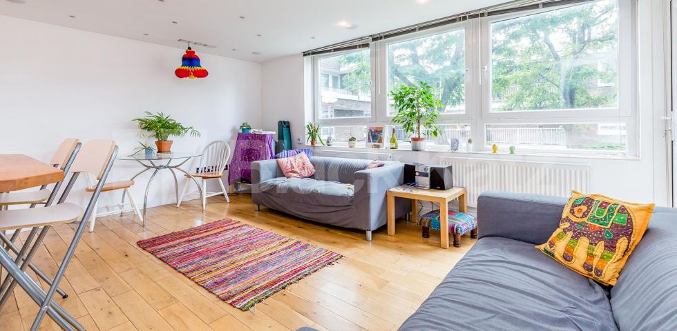 Modern three bed with big lounge wood floors and a modern kitchen & bathroom Kingsdown Road, Archway