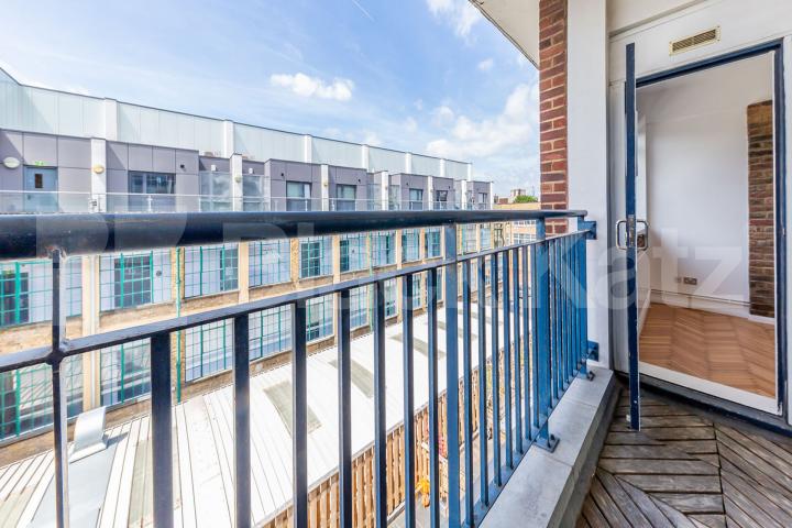 spectacular warehouse Conversion with parquet flooring and balcony Grove House-Tudor Grove, London Fields 